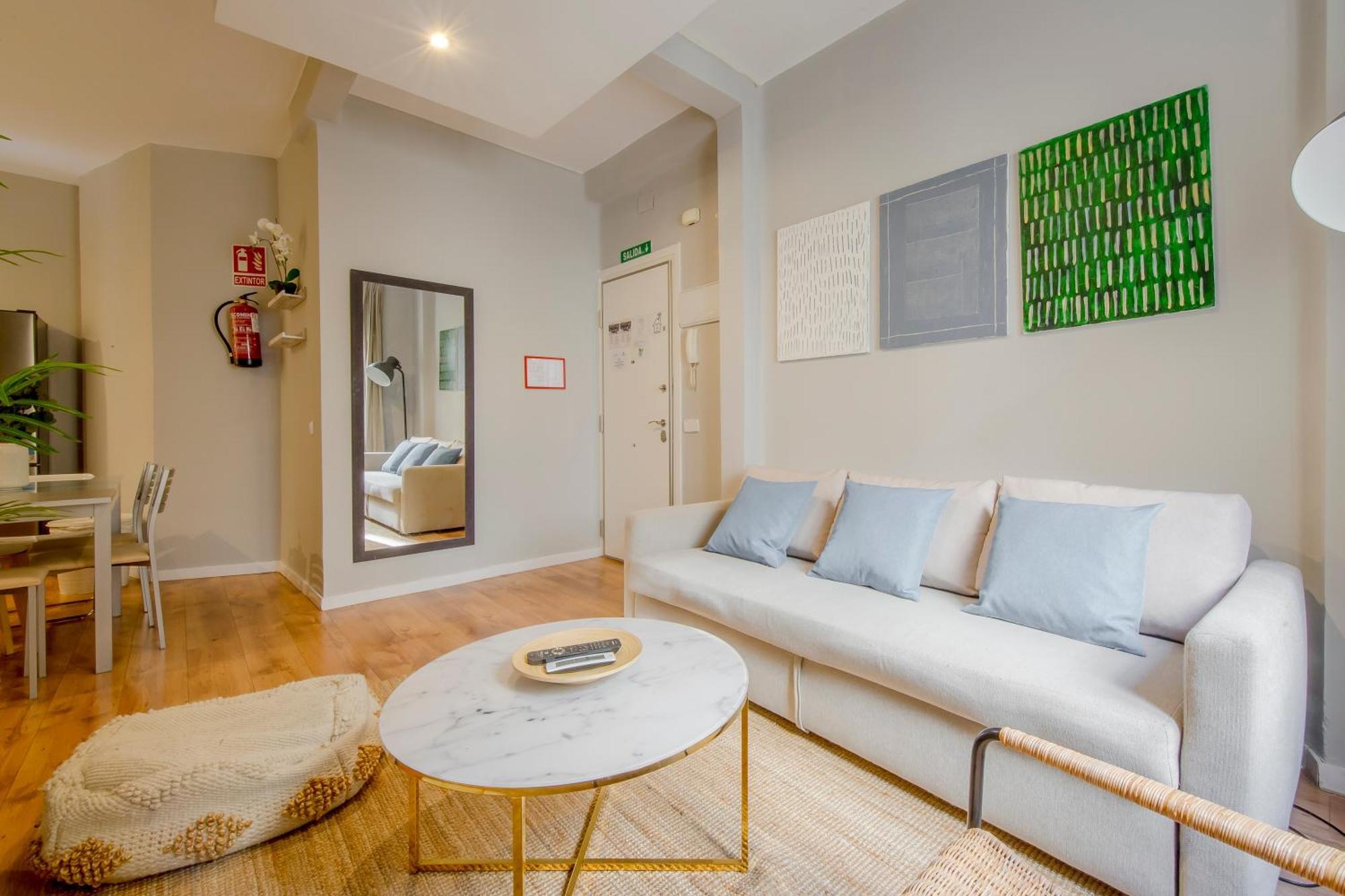 Excelente Piso De 3 Habitaciones En La Latina-Centro マドリード エクステリア 写真