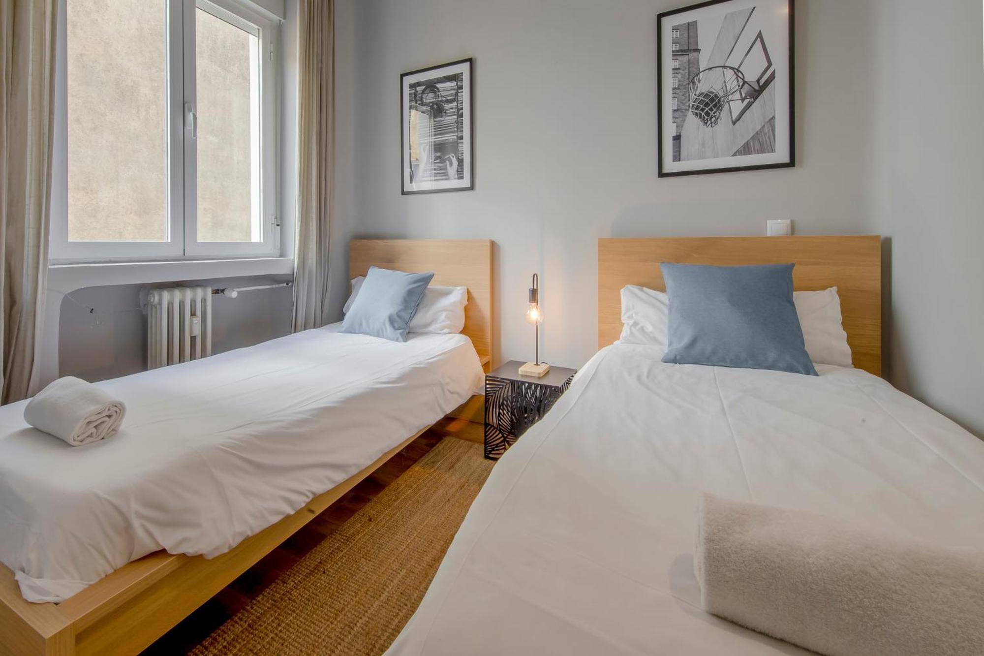 Excelente Piso De 3 Habitaciones En La Latina-Centro マドリード エクステリア 写真