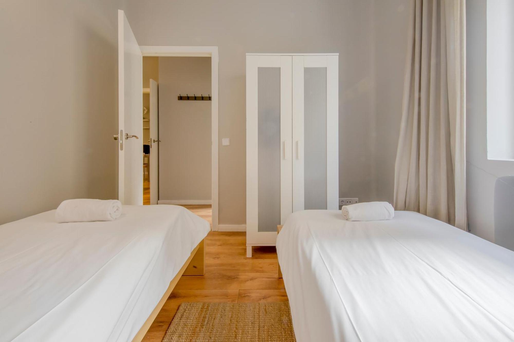 Excelente Piso De 3 Habitaciones En La Latina-Centro マドリード エクステリア 写真